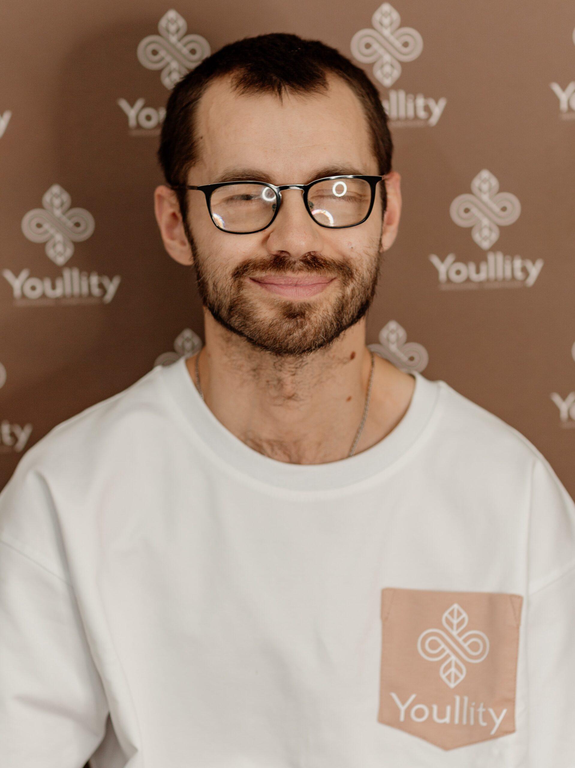 Дмитрий Мочалов - массажист